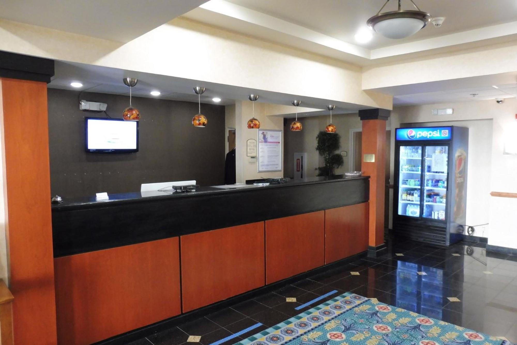 Red Roof Inn & Suites Galloway Dış mekan fotoğraf